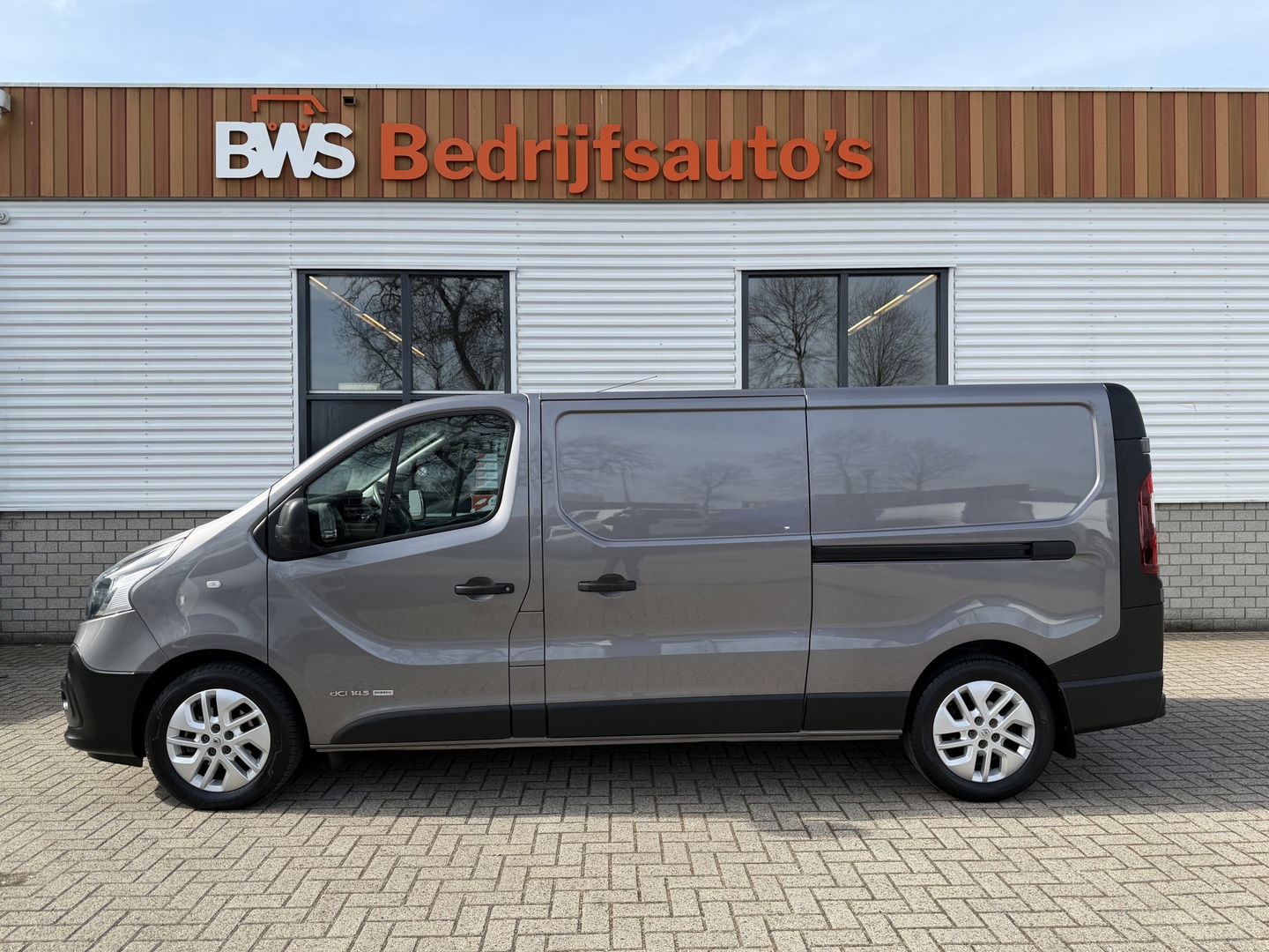 Renault Trafic 1.6 dCi 145pk T29 L2H1 Luxe Energy / euro 6 / bpm vrij / dubbele schuifdeur ! / vaste prijs rijklaar € 11.950 ex btw / airco / cruise / navi / camera / trekhaak