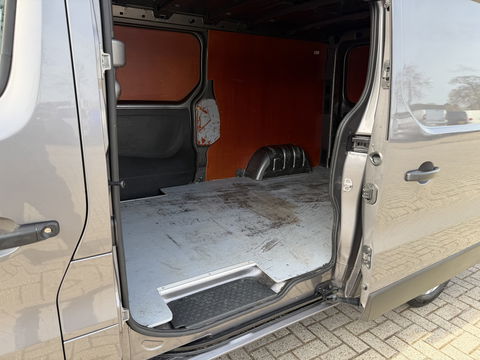 Renault Trafic 1.6 dCi 145pk T29 L2H1 Luxe Energy / euro 6 / bpm vrij / dubbele schuifdeur ! / vaste prijs rijklaar € 11.950 ex btw / airco / cruise / navi / camera / trekhaak