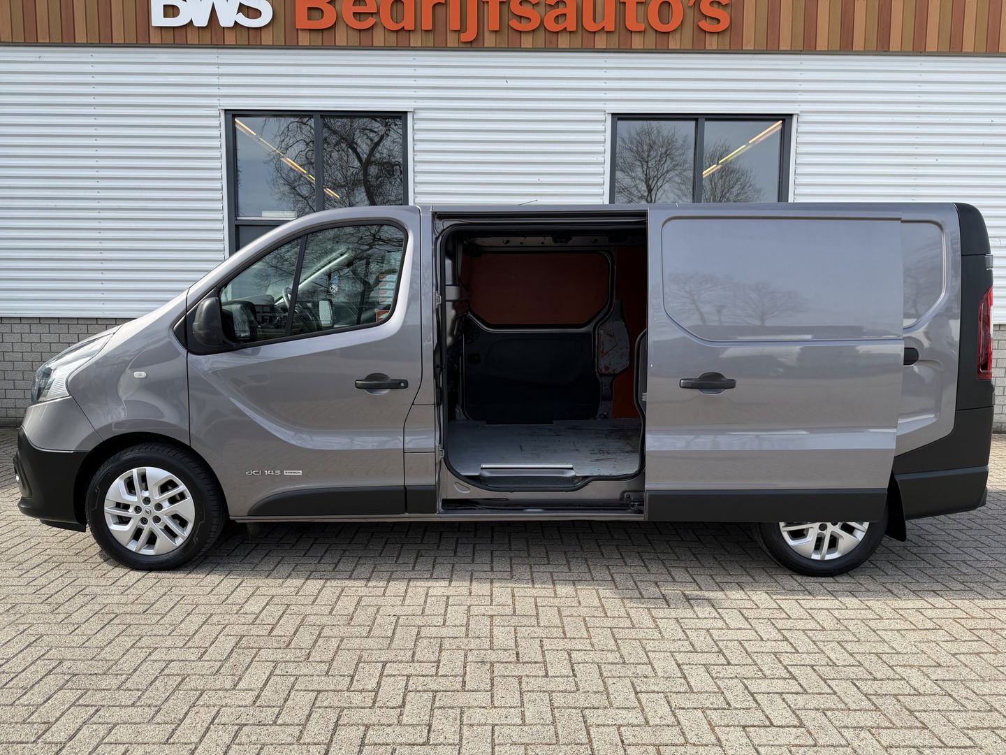 Renault Trafic 1.6 dCi 145pk T29 L2H1 Luxe Energy / euro 6 / bpm vrij / dubbele schuifdeur ! / vaste prijs rijklaar € 11.950 ex btw / airco / cruise / navi / camera / trekhaak