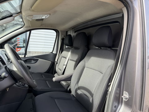 Renault Trafic 1.6 dCi 145pk T29 L2H1 Luxe Energy / euro 6 / bpm vrij / dubbele schuifdeur ! / vaste prijs rijklaar € 11.950 ex btw / airco / cruise / navi / camera / trekhaak