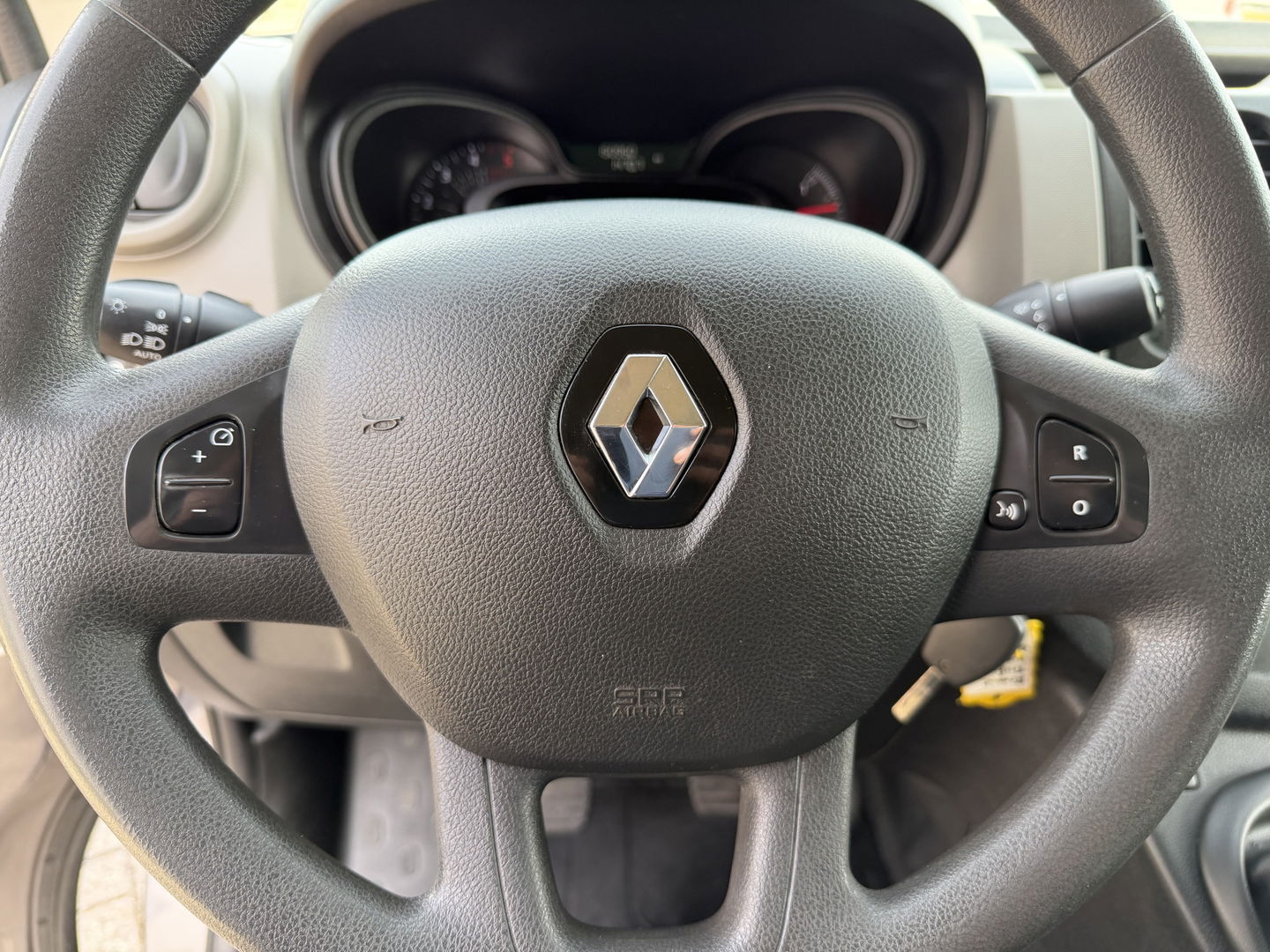 Renault Trafic 1.6 dCi 145pk T29 L2H1 Luxe Energy / euro 6 / bpm vrij / dubbele schuifdeur ! / vaste prijs rijklaar € 11.950 ex btw / airco / cruise / navi / camera / trekhaak