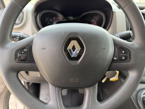 Renault Trafic 1.6 dCi 145pk T29 L2H1 Luxe Energy / euro 6 / bpm vrij / dubbele schuifdeur ! / vaste prijs rijklaar € 11.950 ex btw / airco / cruise / navi / camera / trekhaak