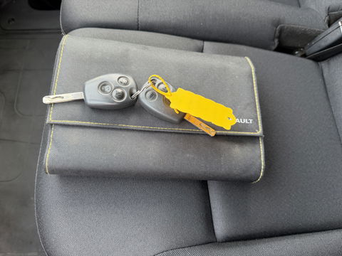 Renault Trafic 1.6 dCi 145pk T29 L2H1 Luxe Energy / euro 6 / bpm vrij / dubbele schuifdeur ! / vaste prijs rijklaar € 11.950 ex btw / airco / cruise / navi / camera / trekhaak