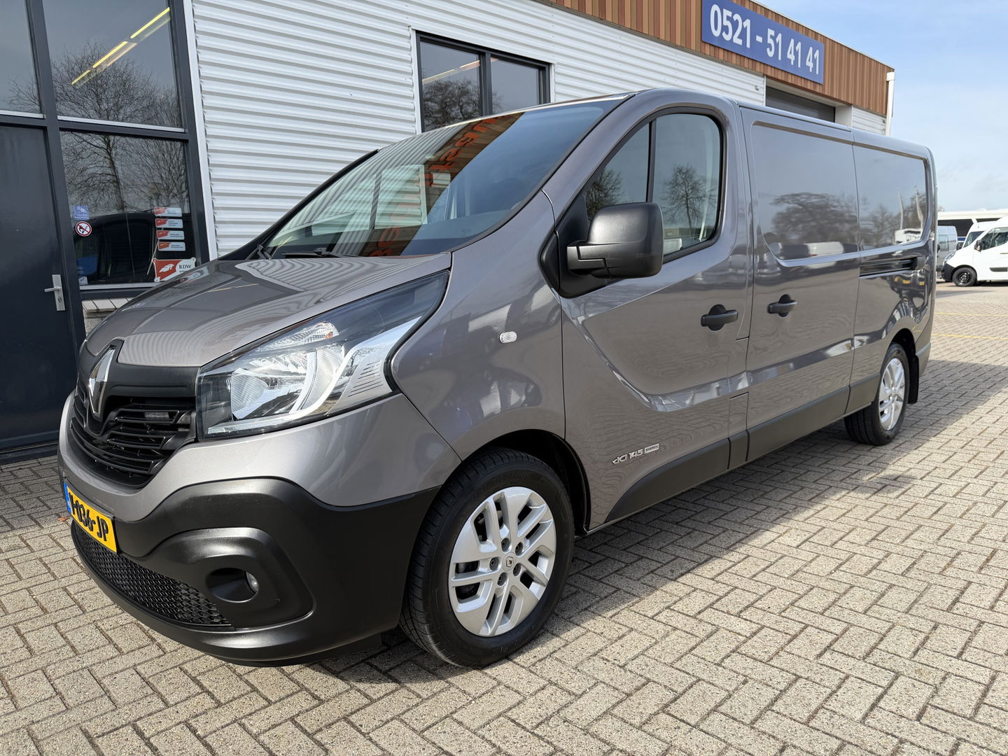 Renault Trafic 1.6 dCi 145pk T29 L2H1 Luxe Energy / euro 6 / bpm vrij / dubbele schuifdeur ! / vaste prijs rijklaar € 11.950 ex btw / airco / cruise / navi / camera / trekhaak