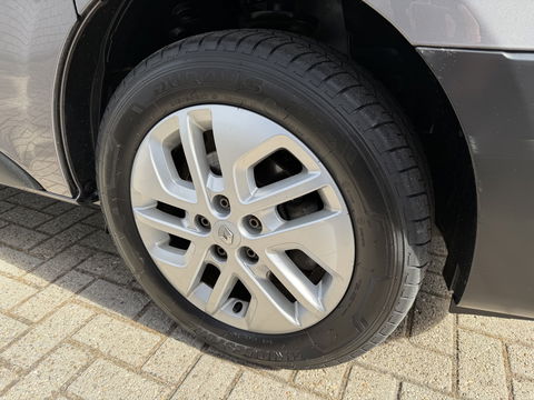 Renault Trafic 1.6 dCi 145pk T29 L2H1 Luxe Energy / euro 6 / bpm vrij / dubbele schuifdeur ! / vaste prijs rijklaar € 11.950 ex btw / airco / cruise / navi / camera / trekhaak