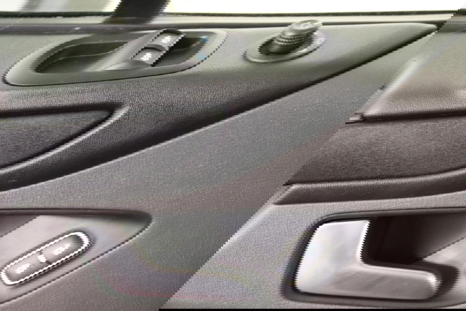 Ford Transit Custom 300L 2.0 TDCI L2H1 AUTOMAAT