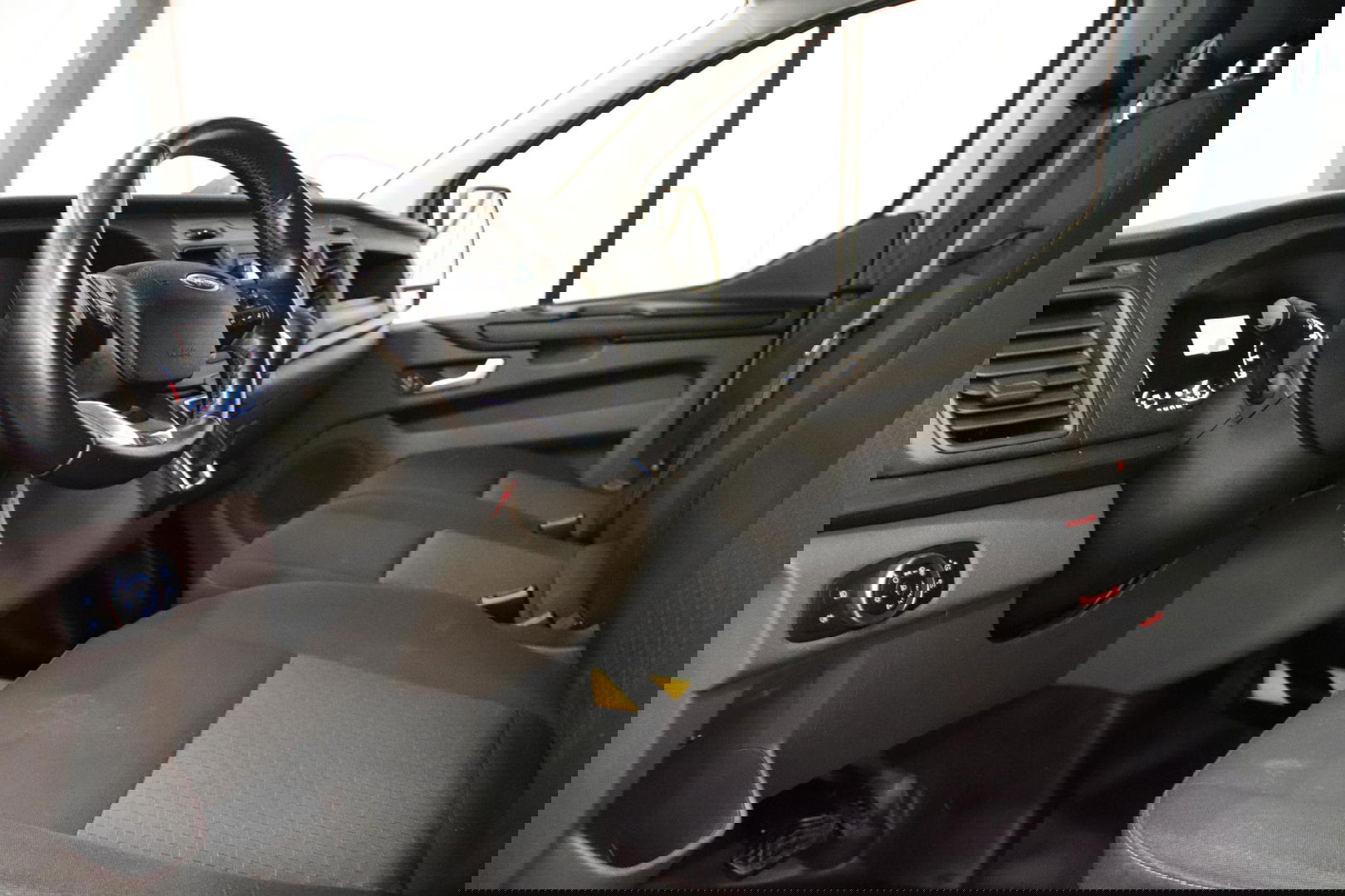 Ford Transit Custom 300L 2.0 TDCI L2H1 AUTOMAAT