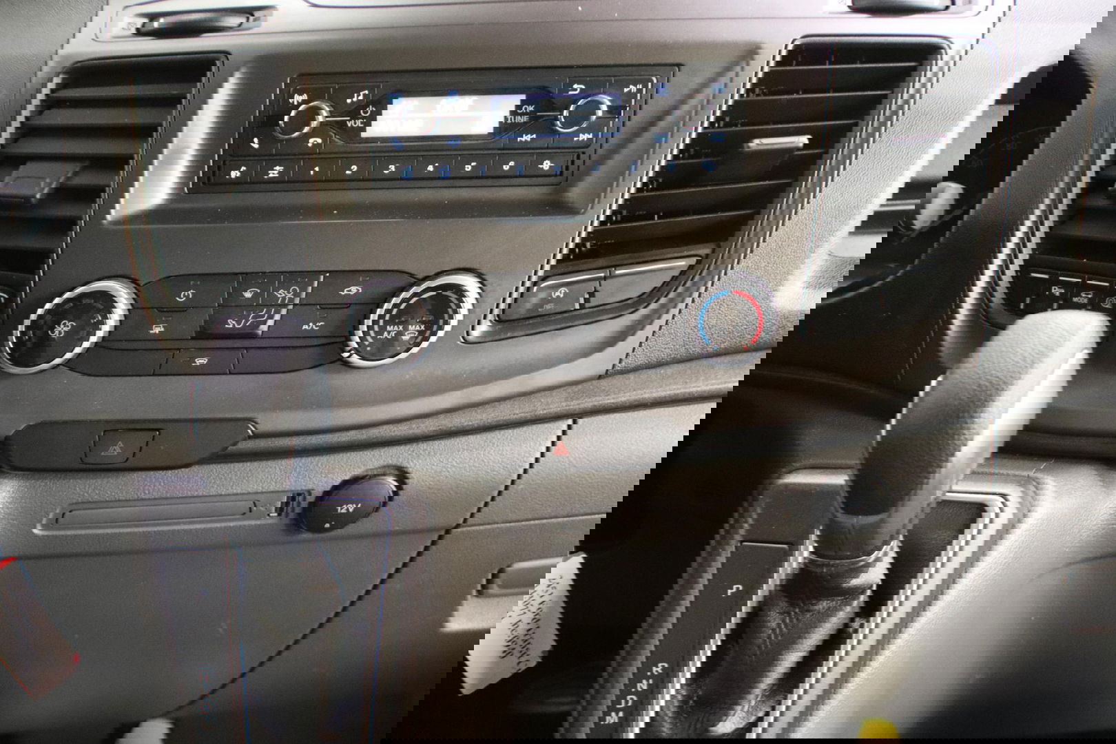 Ford Transit Custom 300L 2.0 TDCI L2H1 AUTOMAAT