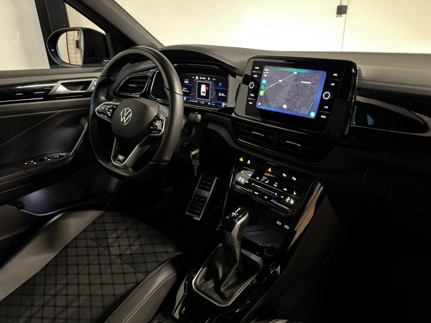 Volkswagen T-Roc 1.5 TSI R-Line PANO CAM BLINDSPOT