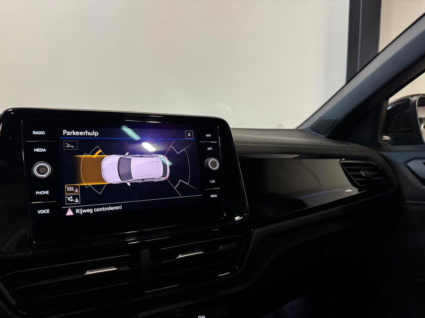 Volkswagen T-Roc 1.5 TSI R-Line PANO CAM BLINDSPOT