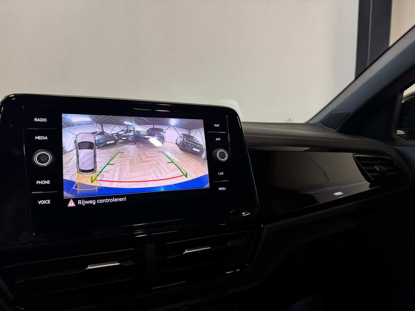 Volkswagen T-Roc 1.5 TSI R-Line PANO CAM BLINDSPOT