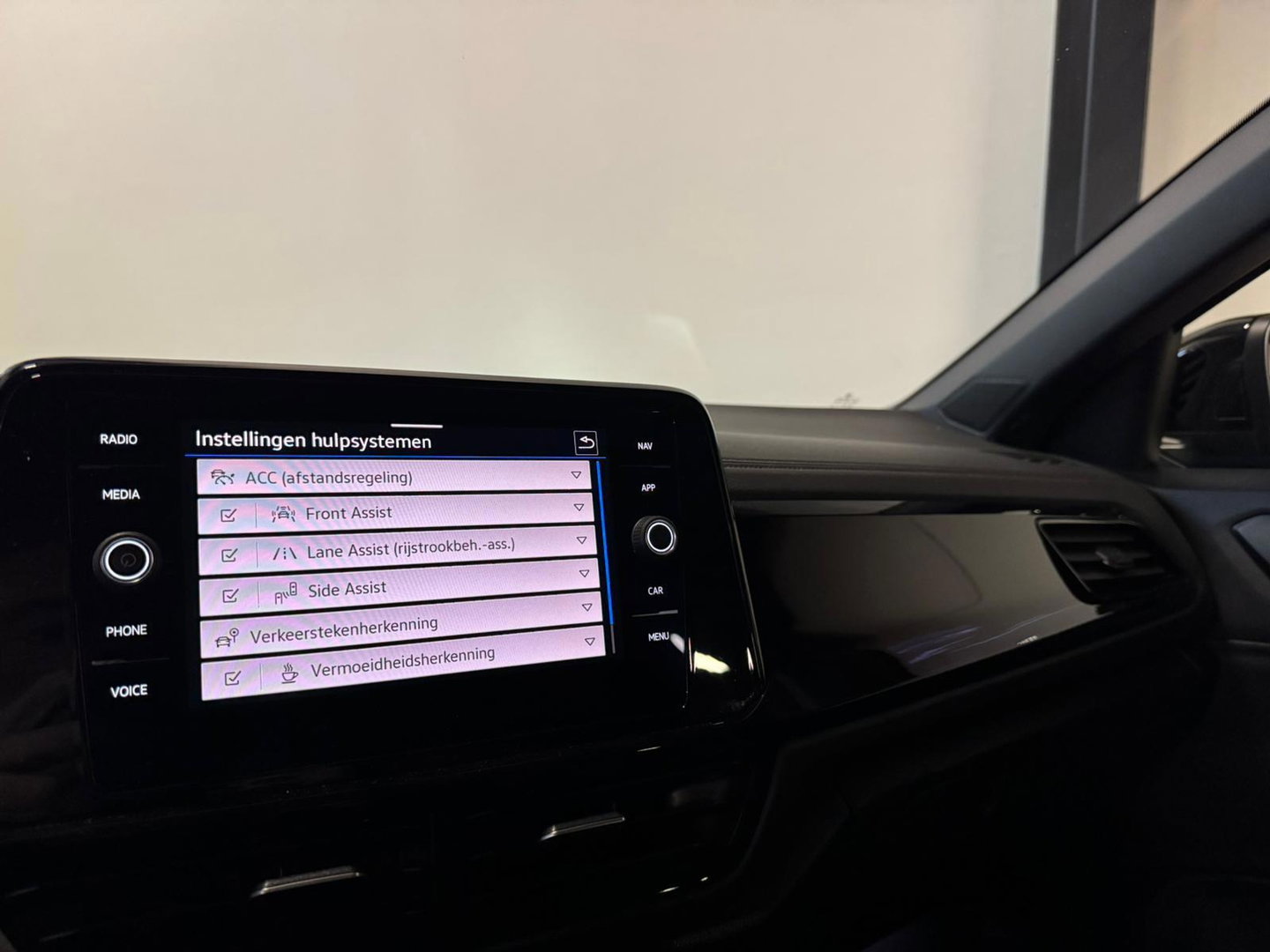 Volkswagen T-Roc 1.5 TSI R-Line PANO CAM BLINDSPOT