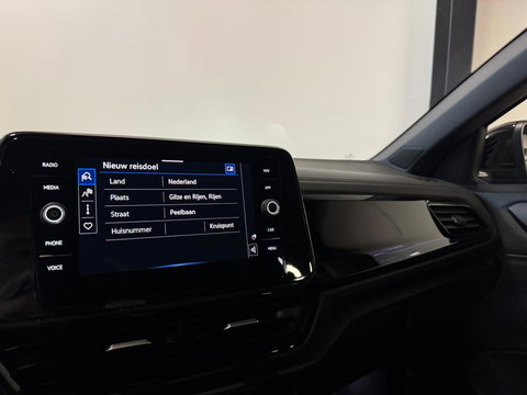 Volkswagen T-Roc 1.5 TSI R-Line PANO CAM BLINDSPOT