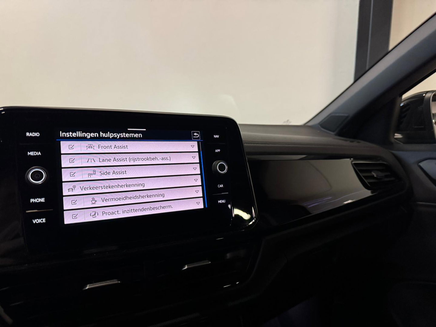 Volkswagen T-Roc 1.5 TSI R-Line PANO CAM BLINDSPOT