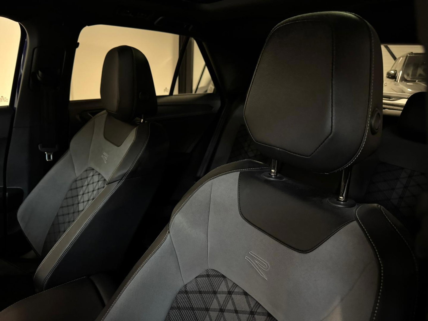 Volkswagen T-Roc 1.5 TSI R-Line PANO CAM BLINDSPOT