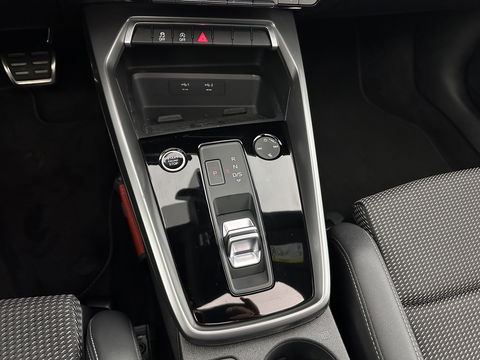 Audi A3 Limousine 35 TFSI S-Line Edition (INCL-BTW) Aut. *PANO | LEATHER-FABRIC | FULL-LED | AMBIENTLIGHT | SPORTSEATS | DIGI-COCKPIT | NAVI-FULLMAP | PRIVACYGLASS | SHIFTPADDLES | DAB+ | ADAPTIVE-CRUISE | 17"ALU*