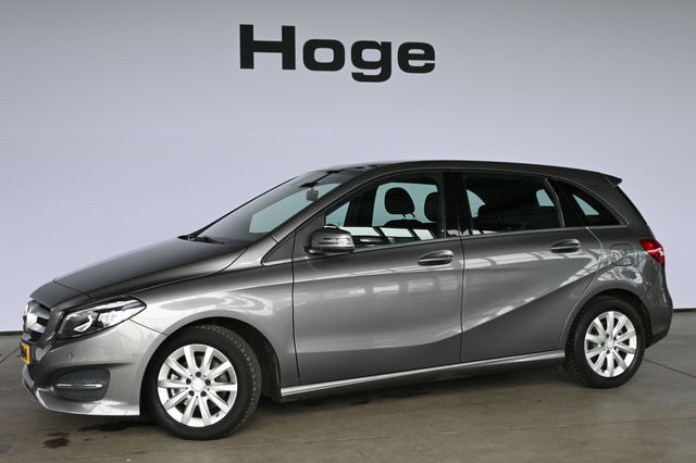 Mercedes-Benz B-Klasse - 180 Ambition Automaat Airco Navigatie LED Trekhaak Rijklaarprijs Inruil Mogelijk!