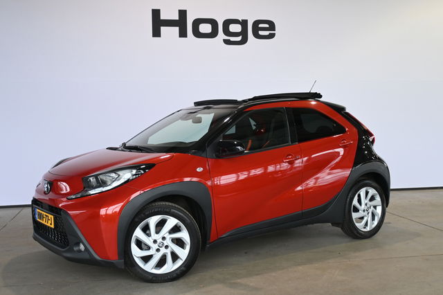 Toyota Aygo - X 1.0 VVT-i MT Play Clima Carplay Panoramadak Camera LED Rijklaarprijs Inruil Mogelijk!