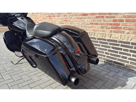 Harley Davidson 103 Street Glide Electra Streetglide Blackout CVO