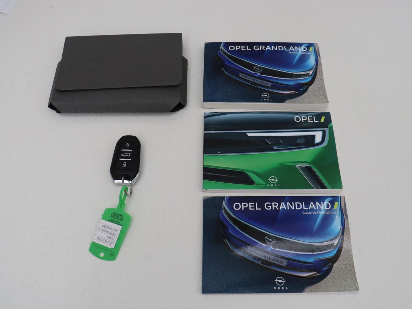 Opel Grandland X 1.6 Turbo Hybrid Elegance | SOH 96% | Leder | Adaptive cruise | Trekhaak | Stuurverwarming | Carplay | Navigatie | Full LED | Camera | Climate control | PHEV | Plug In