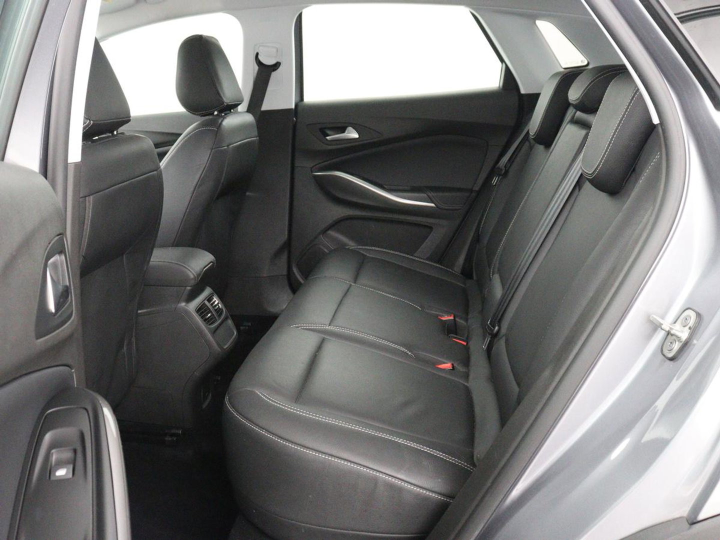 Opel Grandland X 1.6 Turbo Hybrid Elegance | SOH 96% | Leder | Adaptive cruise | Trekhaak | Stuurverwarming | Carplay | Navigatie | Full LED | Camera | Climate control | PHEV | Plug In