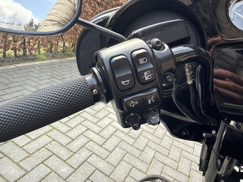 Harley Davidson 103 Street Glide Electra Streetglide Blackout CVO