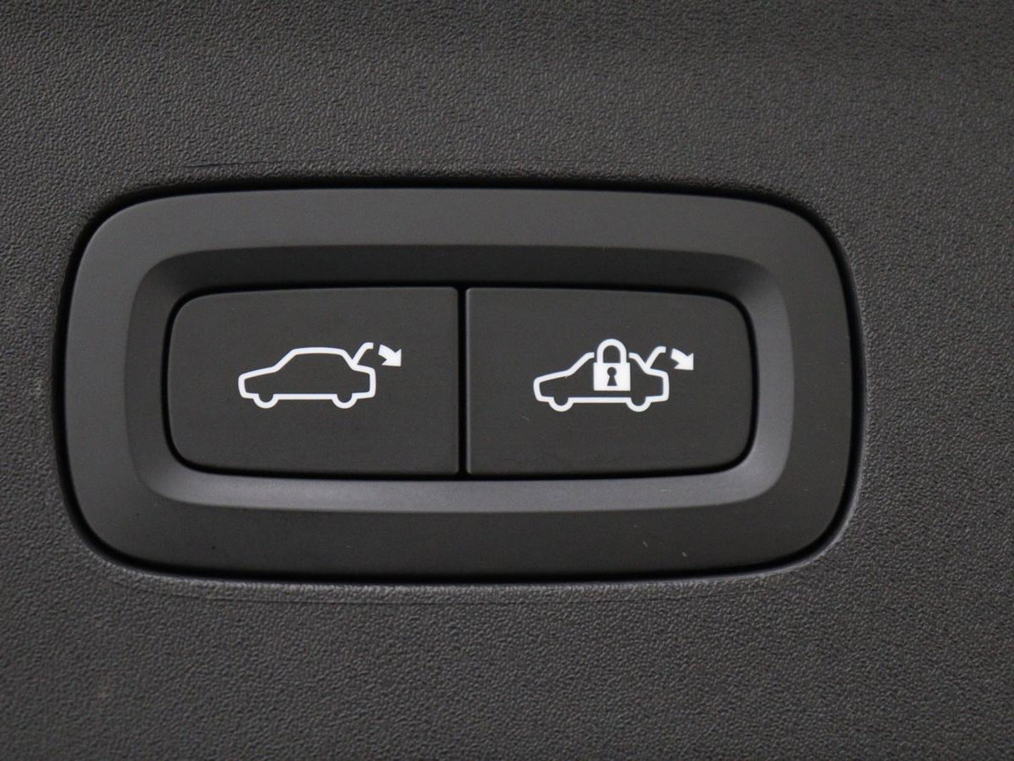 Polestar 2 Long Range Single Motor 78 kWh | Stoelverwarming | 360 Camera | Adaptive cruise | Park Assist | Carplay | Full LED | Keyless | Full LED | Navigatie