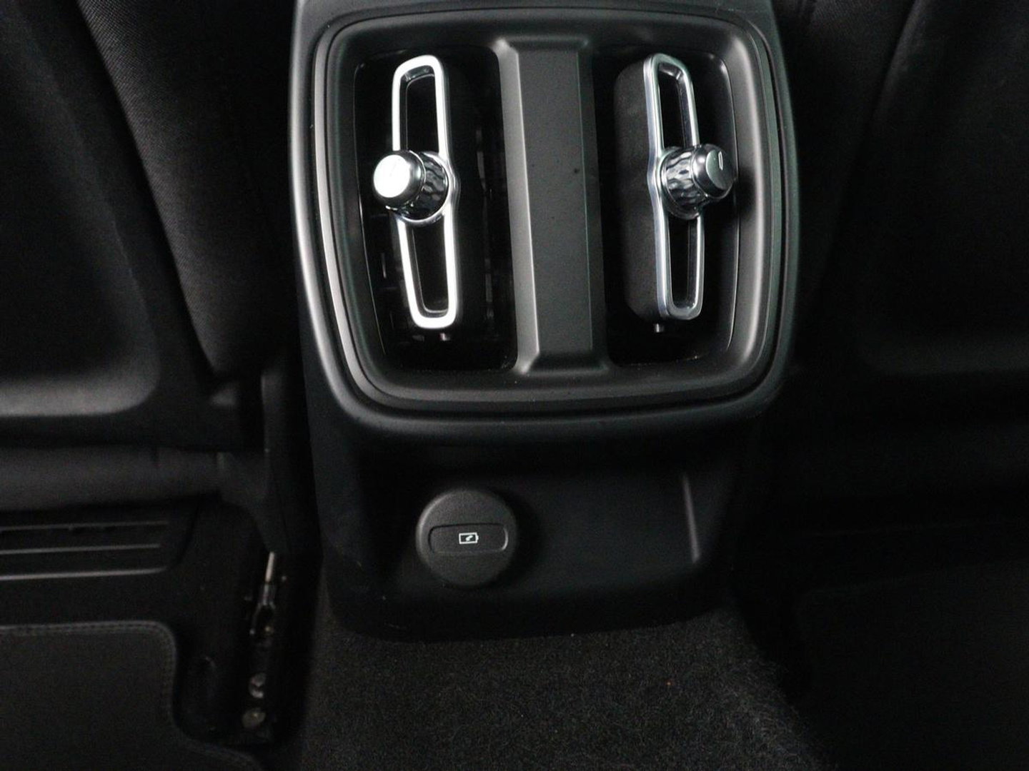 Polestar 2 Long Range Single Motor 78 kWh | Stoelverwarming | 360 Camera | Adaptive cruise | Park Assist | Carplay | Full LED | Keyless | Full LED | Navigatie