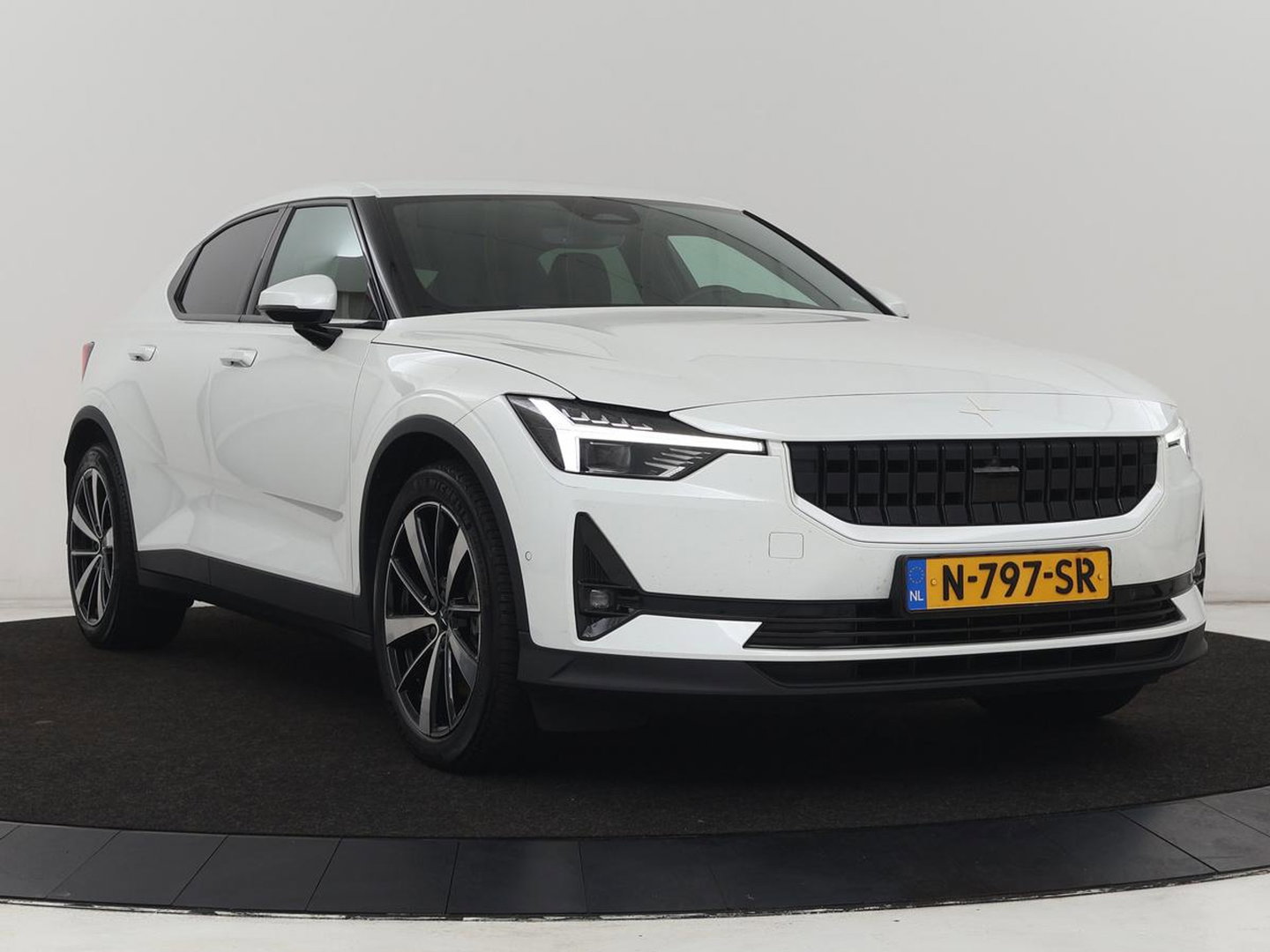 Polestar 2 Long Range Single Motor 78 kWh | Stoelverwarming | 360 Camera | Adaptive cruise | Park Assist | Carplay | Full LED | Keyless | Full LED | Navigatie