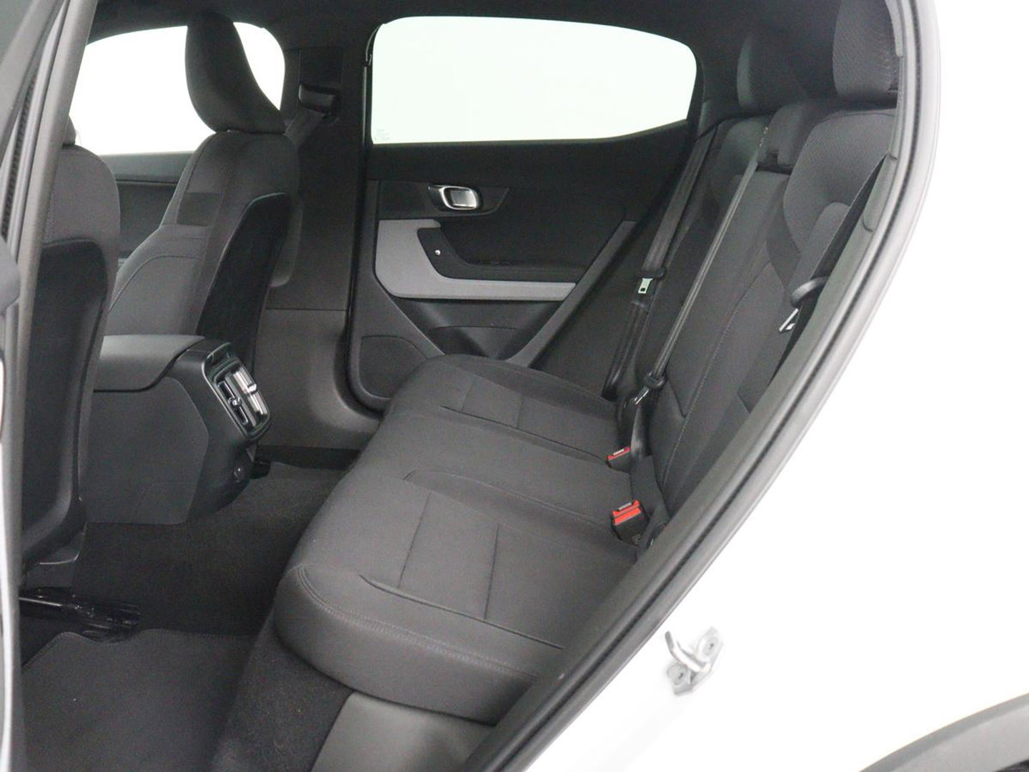 Polestar 2 Long Range Single Motor 78 kWh | Stoelverwarming | 360 Camera | Adaptive cruise | Park Assist | Carplay | Full LED | Keyless | Full LED | Navigatie