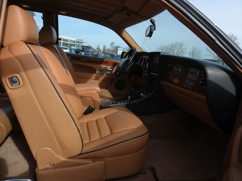 Bentley Continental 6.8 R V8 Turbo coupe / collectors item