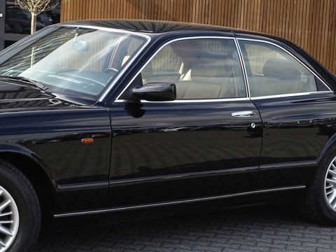 Bentley Continental 6.8 R V8 Turbo coupe / collectors item