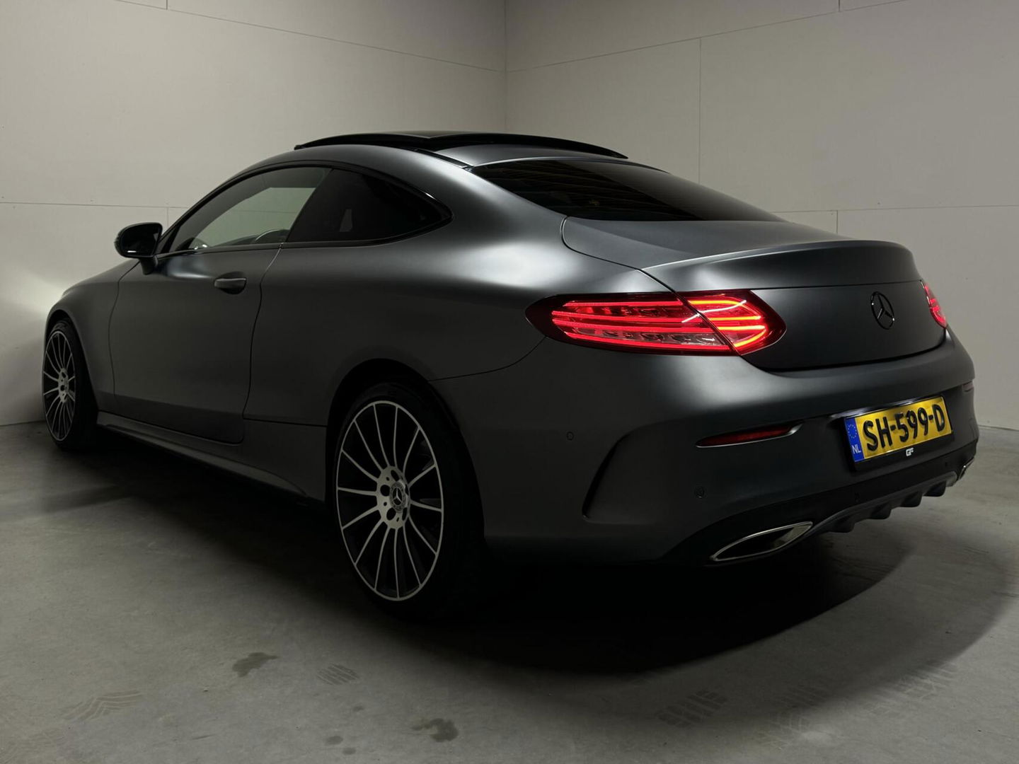 Mercedes-Benz C-Klasse Coupé AMG Pano Magnogrey Camera Cruise NAP