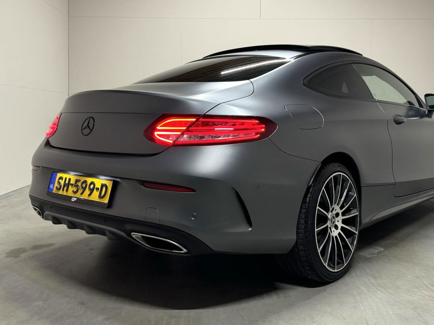 Mercedes-Benz C-Klasse Coupé AMG Pano Magnogrey Camera Cruise NAP