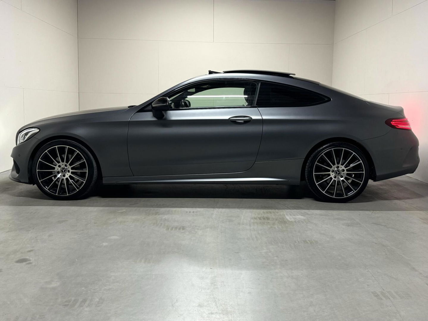 Mercedes-Benz C-Klasse Coupé AMG Pano Magnogrey Camera Cruise NAP