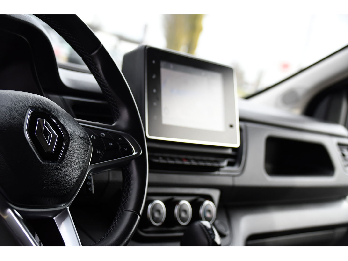 Renault Trafic 2.0 dCi 150 T30 L2H1 PB Edition Camera, Cruise, Carplay, LED, 150pk, Leder, Trekhaak, Automaat, Multimedia, Uniek!