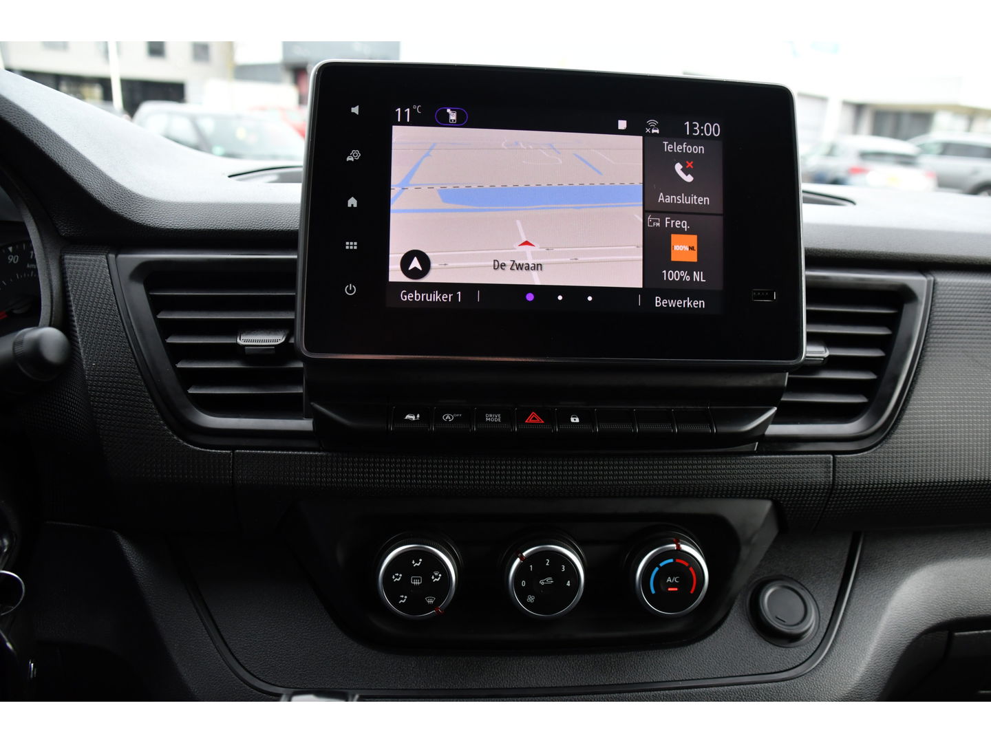 Renault Trafic 2.0 dCi 150 T30 L2H1 PB Edition Camera, Cruise, Carplay, LED, 150pk, Leder, Trekhaak, Automaat, Multimedia, Uniek!