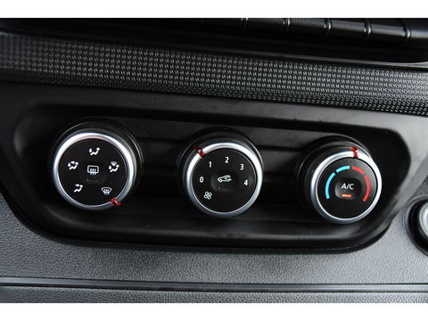 Renault Trafic 2.0 dCi 150 T30 L2H1 PB Edition Camera, Cruise, Carplay, LED, 150pk, Leder, Trekhaak, Automaat, Multimedia, Uniek!