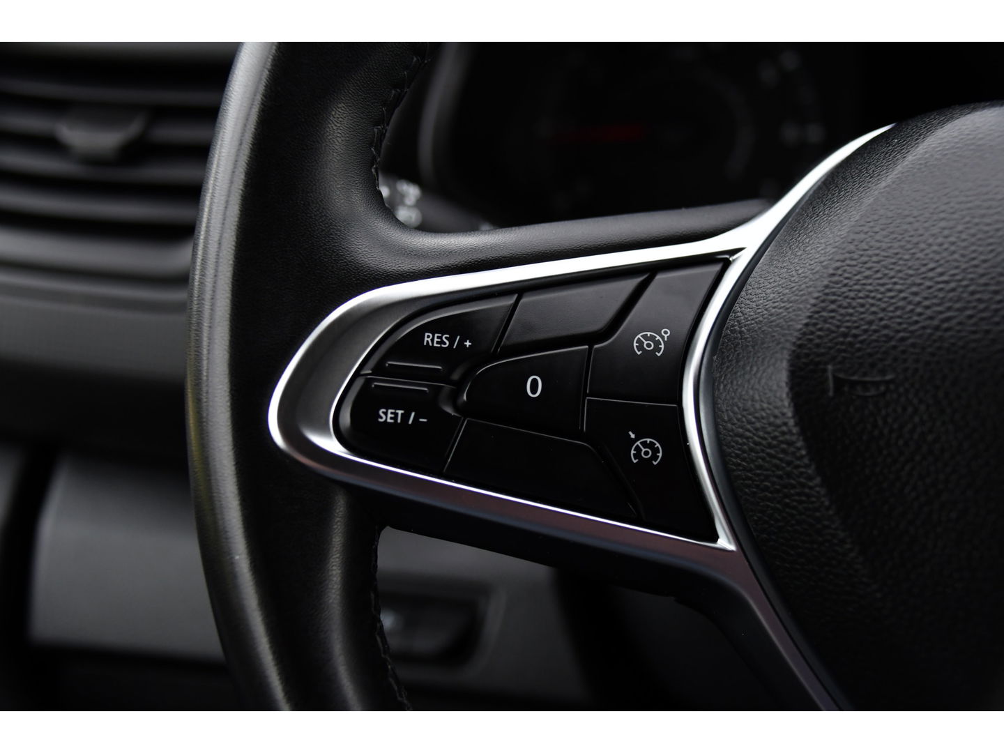 Renault Trafic 2.0 dCi 150 T30 L2H1 PB Edition Camera, Cruise, Carplay, LED, 150pk, Leder, Trekhaak, Automaat, Multimedia, Uniek!