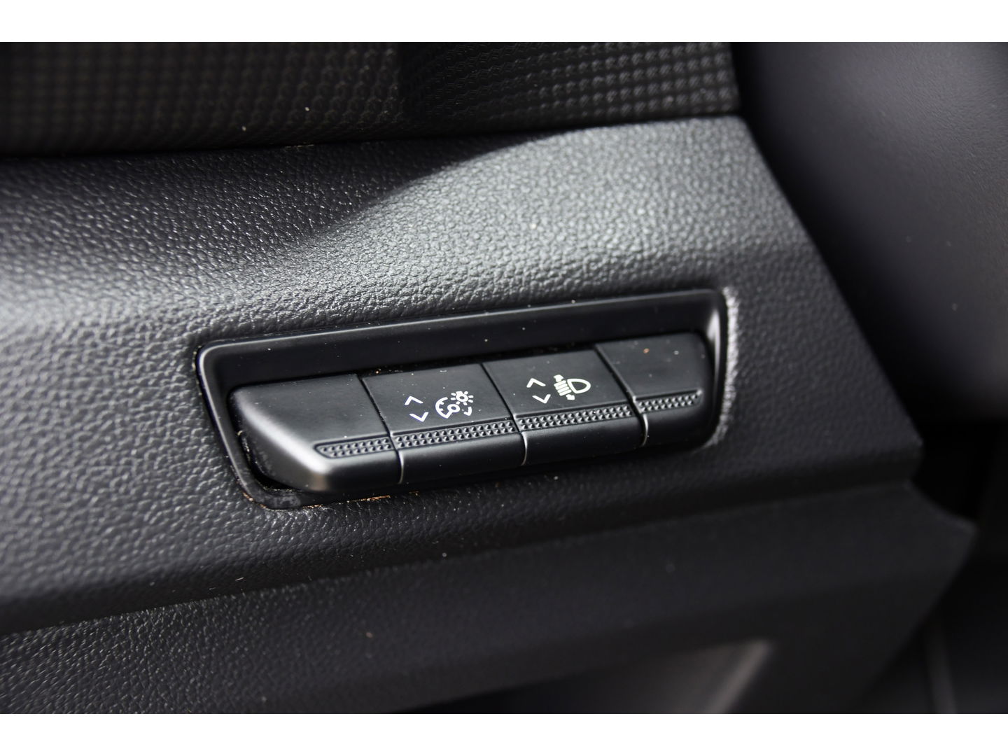 Renault Trafic 2.0 dCi 150 T30 L2H1 PB Edition Camera, Cruise, Carplay, LED, 150pk, Leder, Trekhaak, Automaat, Multimedia, Uniek!