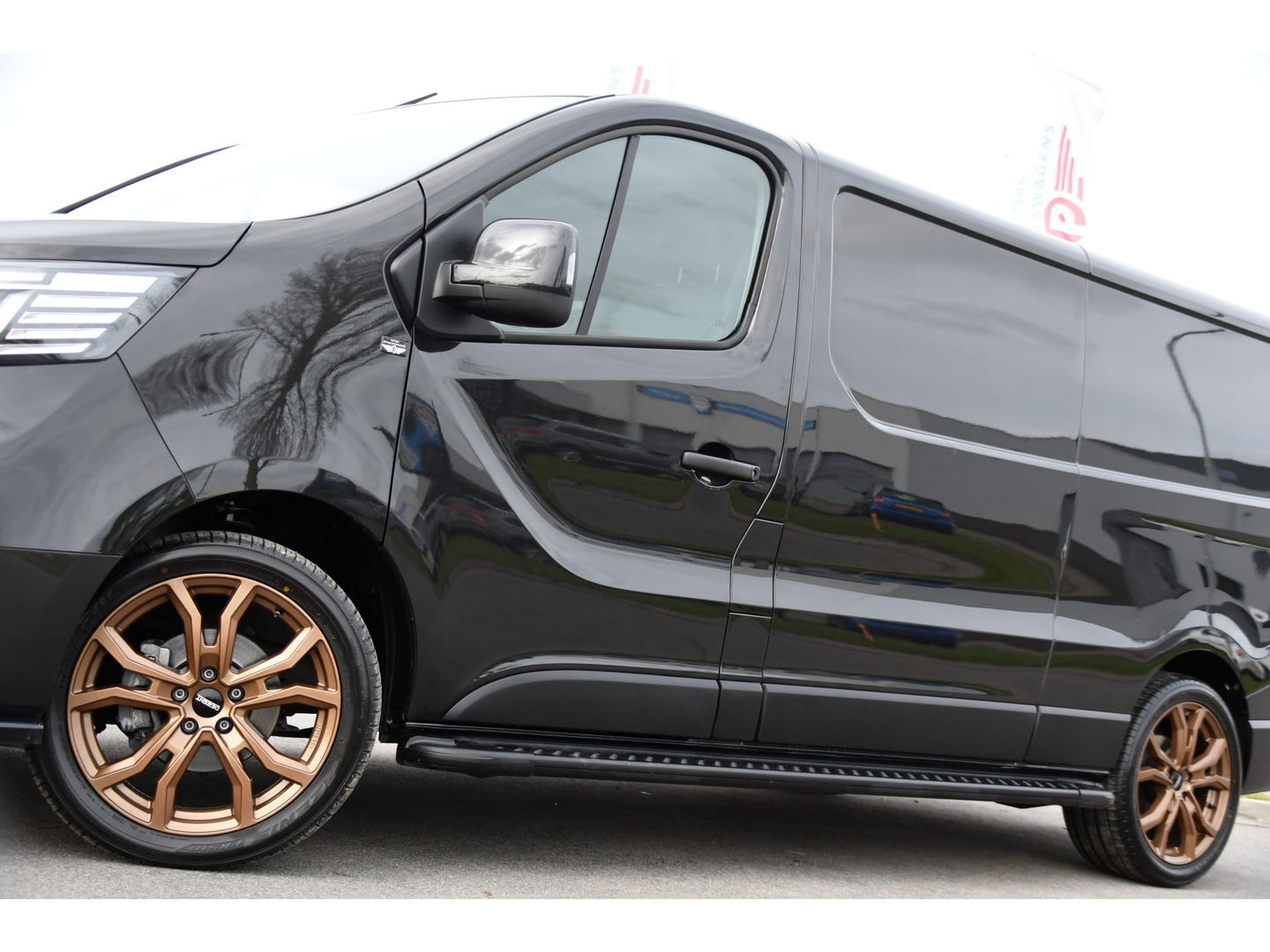 Renault Trafic 2.0 dCi 150 T30 L2H1 PB Edition Camera, Cruise, Carplay, LED, 150pk, Leder, Trekhaak, Automaat, Multimedia, Uniek!