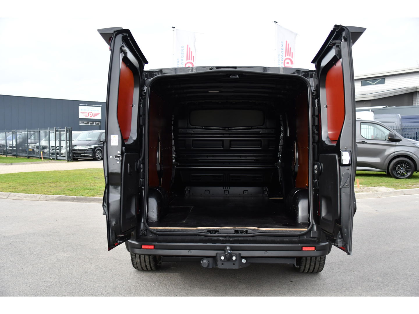 Renault Trafic 2.0 dCi 150 T30 L2H1 PB Edition Camera, Cruise, Carplay, LED, 150pk, Leder, Trekhaak, Automaat, Multimedia, Uniek!