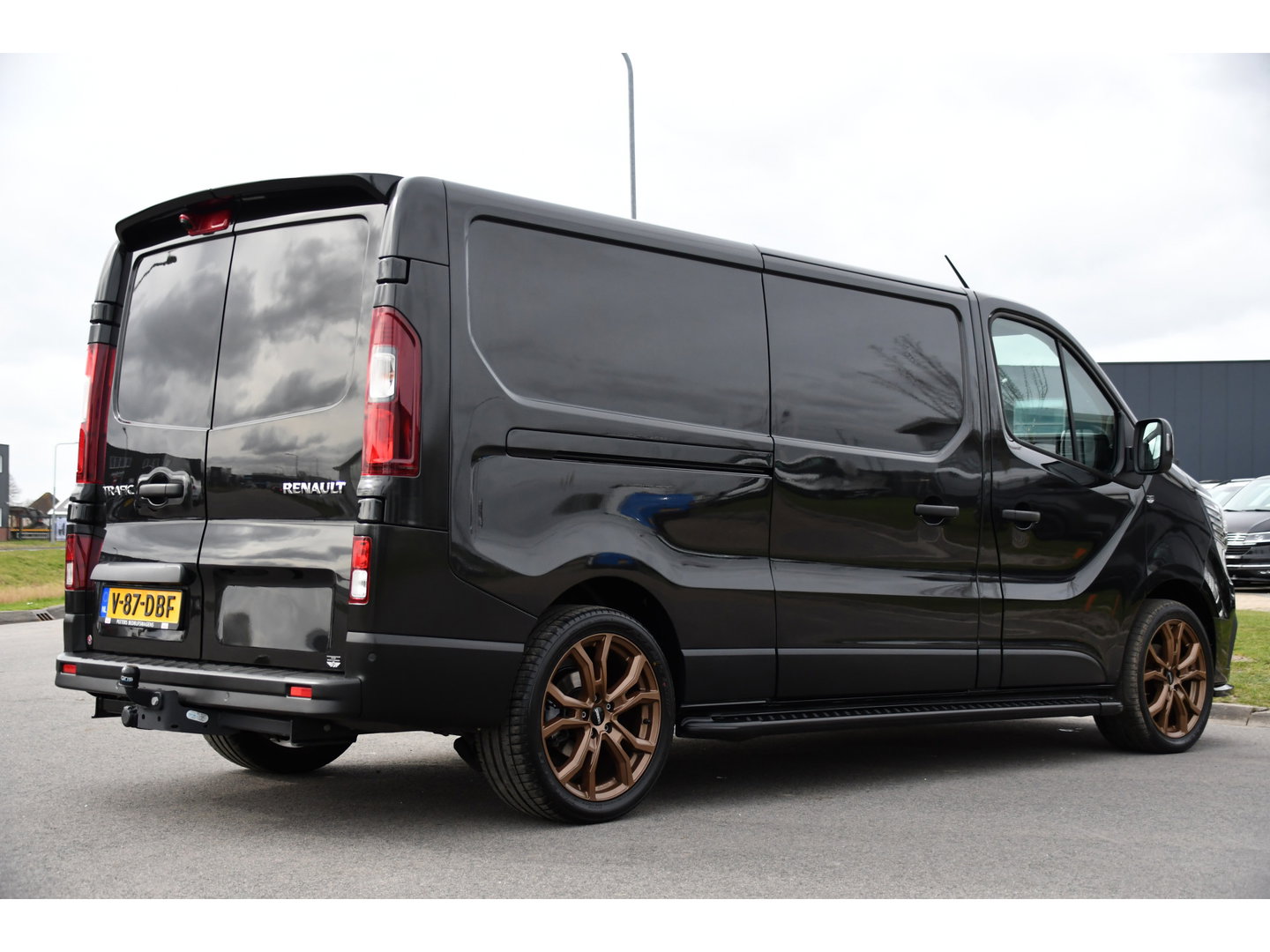 Renault Trafic 2.0 dCi 150 T30 L2H1 PB Edition Camera, Cruise, Carplay, LED, 150pk, Leder, Trekhaak, Automaat, Multimedia, Uniek!