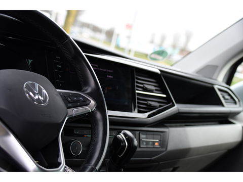 Volkswagen Transporter 2.0 TDI L2H1 30 DC Bulli Virtual, Adaptieve Cruise, Camera, Carplay, LED, Elektrische deur, Standkachel, Stoelverwarming, Trekhaak, Uniek!