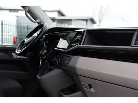 Volkswagen Transporter 2.0 TDI L2H1 30 DC Bulli Virtual, Adaptieve Cruise, Camera, Carplay, LED, Elektrische deur, Standkachel, Stoelverwarming, Trekhaak, Uniek!