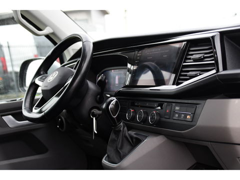 Volkswagen Transporter 2.0 TDI L2H1 30 DC Bulli Virtual, Adaptieve Cruise, Camera, Carplay, LED, Elektrische deur, Standkachel, Stoelverwarming, Trekhaak, Uniek!