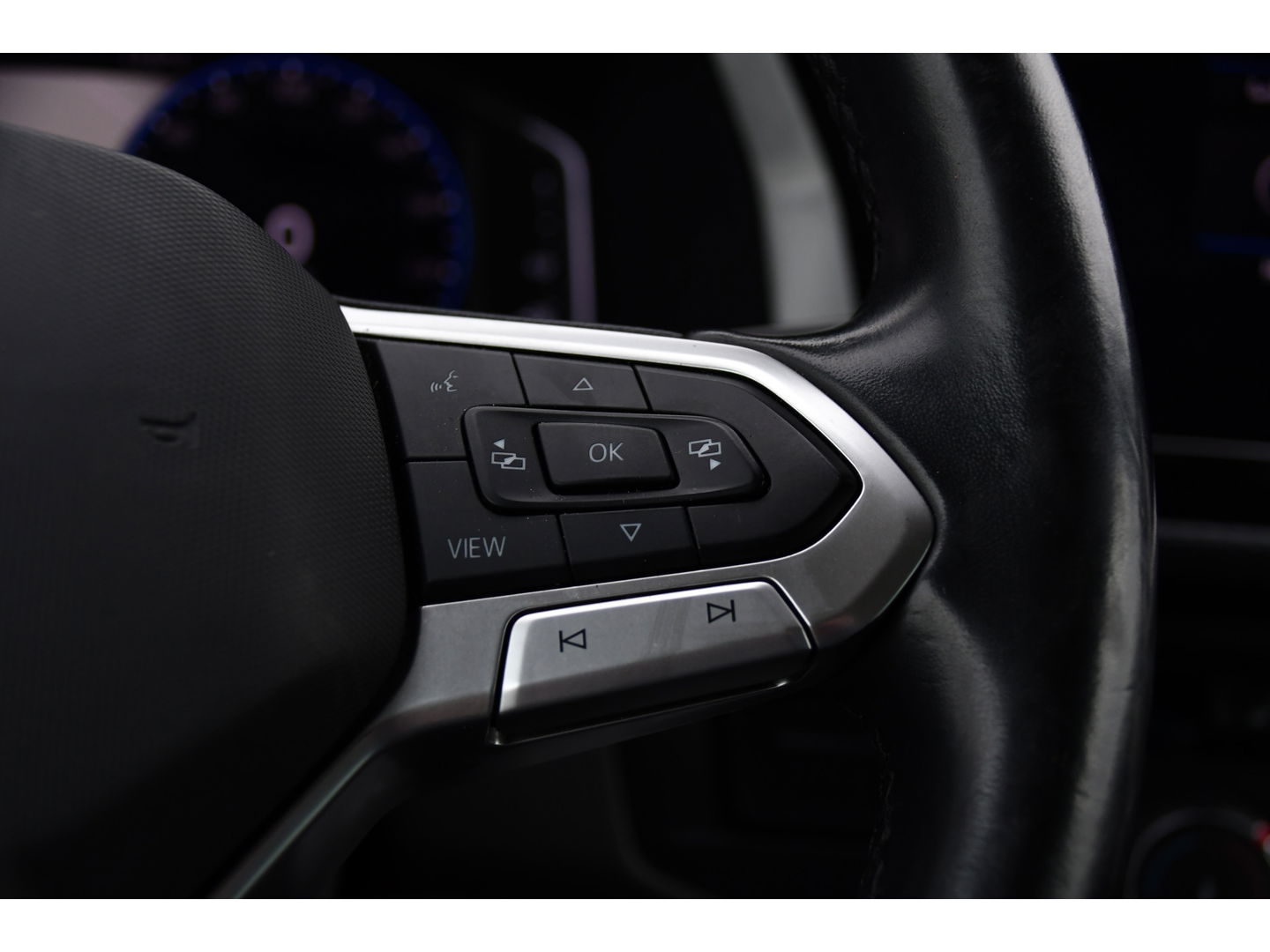 Volkswagen Transporter 2.0 TDI L2H1 30 DC Bulli Virtual, Adaptieve Cruise, Camera, Carplay, LED, Elektrische deur, Standkachel, Stoelverwarming, Trekhaak, Uniek!