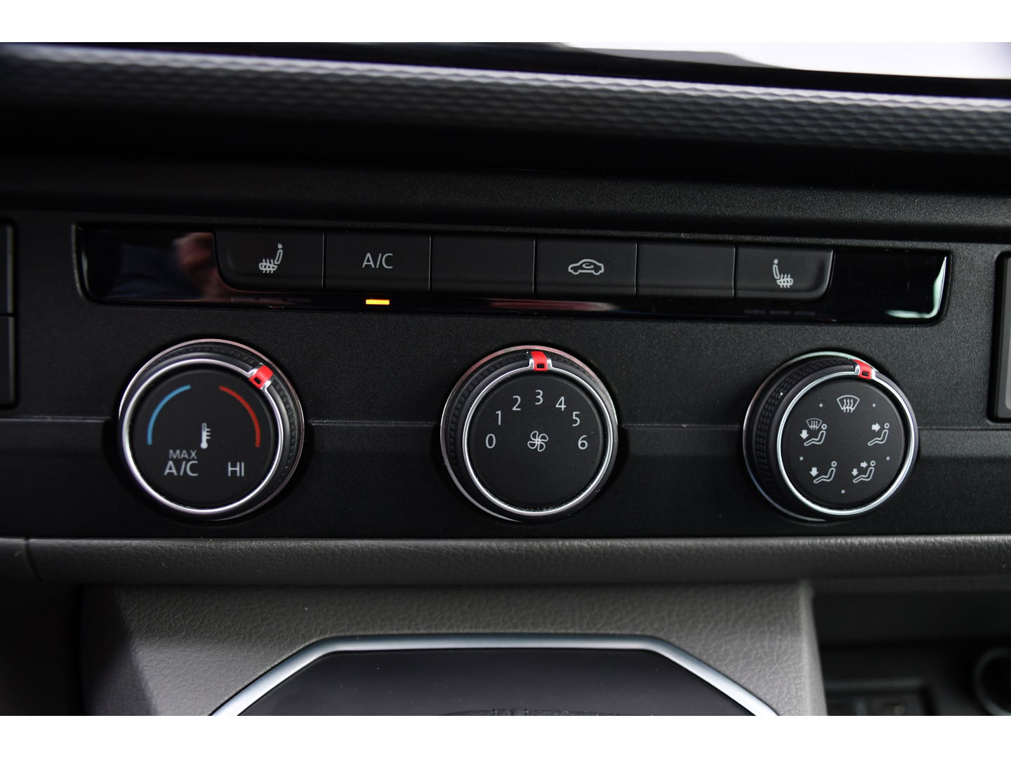 Volkswagen Transporter 2.0 TDI L2H1 30 DC Bulli Virtual, Adaptieve Cruise, Camera, Carplay, LED, Elektrische deur, Standkachel, Stoelverwarming, Trekhaak, Uniek!