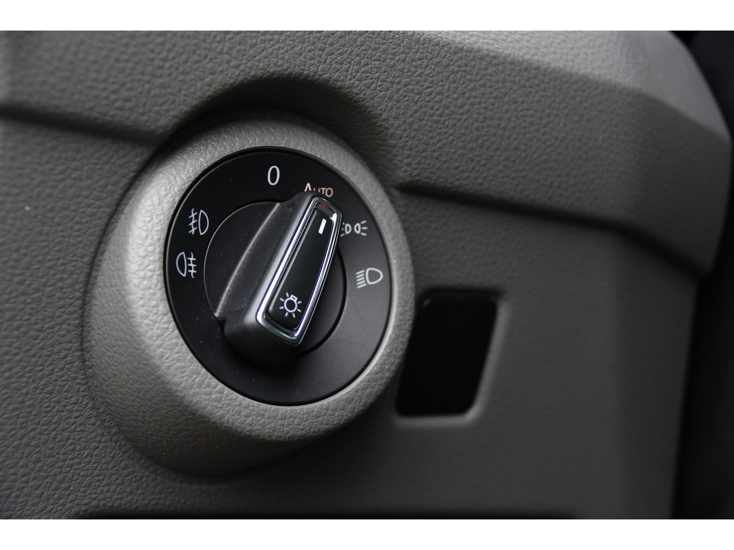 Volkswagen Transporter 2.0 TDI L2H1 30 DC Bulli Virtual, Adaptieve Cruise, Camera, Carplay, LED, Elektrische deur, Standkachel, Stoelverwarming, Trekhaak, Uniek!