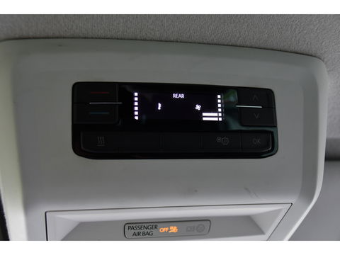 Volkswagen Transporter 2.0 TDI L2H1 30 DC Bulli Virtual, Adaptieve Cruise, Camera, Carplay, LED, Elektrische deur, Standkachel, Stoelverwarming, Trekhaak, Uniek!